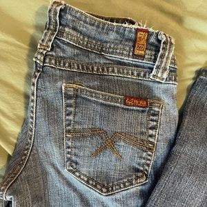 Low waisted jeans good brand